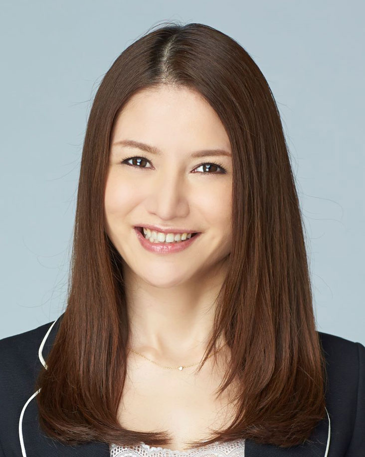 山口真由