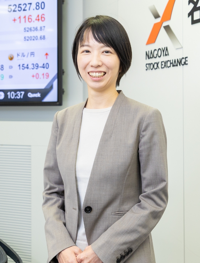 自主規制グループ/売買審査担当（2016年入社）